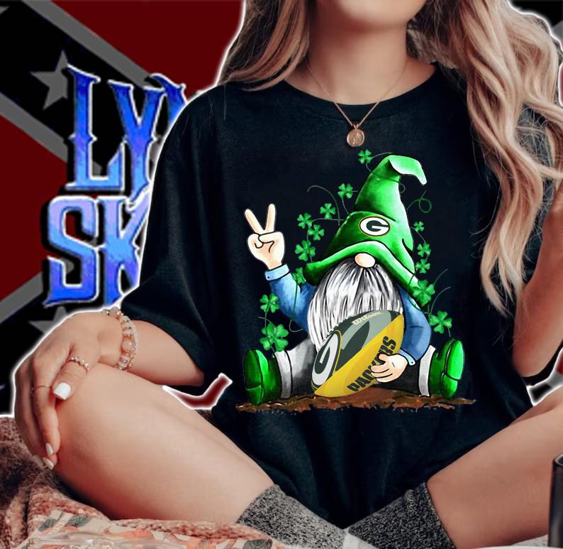 Gnome hug Green Bay Packers St. Patrick's Day t-shirt woman shirt