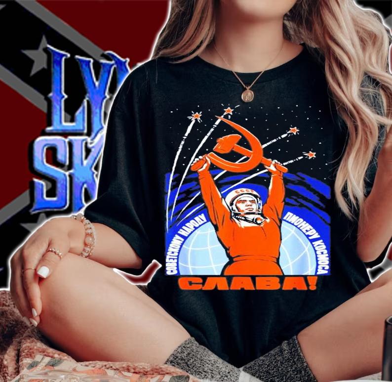 Soviet Space Astronaut Propaganda Retro T-Shirt t-shirt