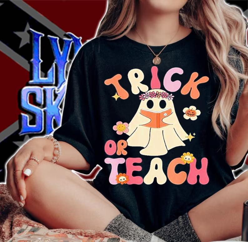 Teacher Halloween Groovy Halloween Trick Or Teach Retro Floral Ghost Shirt t-shirt