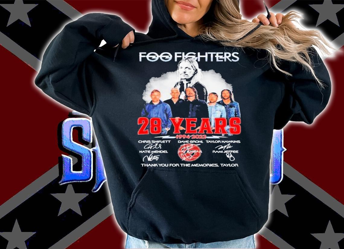 Foo Fighters 28 Years 1994-2022 Signatures Thank You For The Memories T-Shirt t-shirt