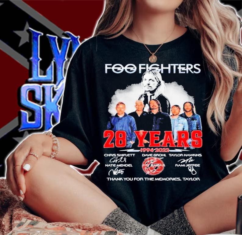 Foo Fighters 28 Years 1994-2022 Signatures Thank You For The Memories T-Shirt t-shirt