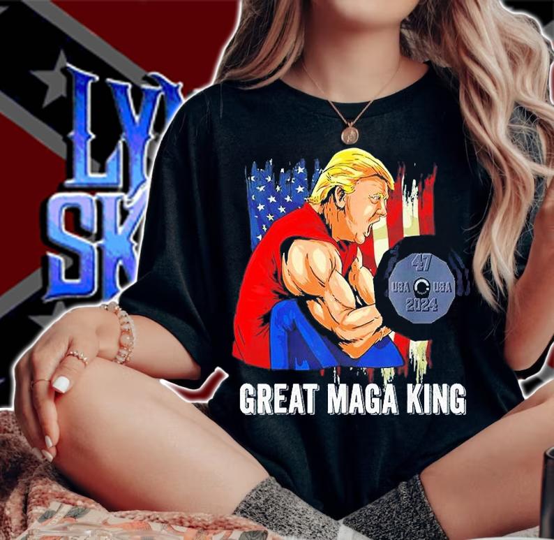 Vintage Old The Great MAGA King Ultra MAGA Patriotic Flag US T-Shirt