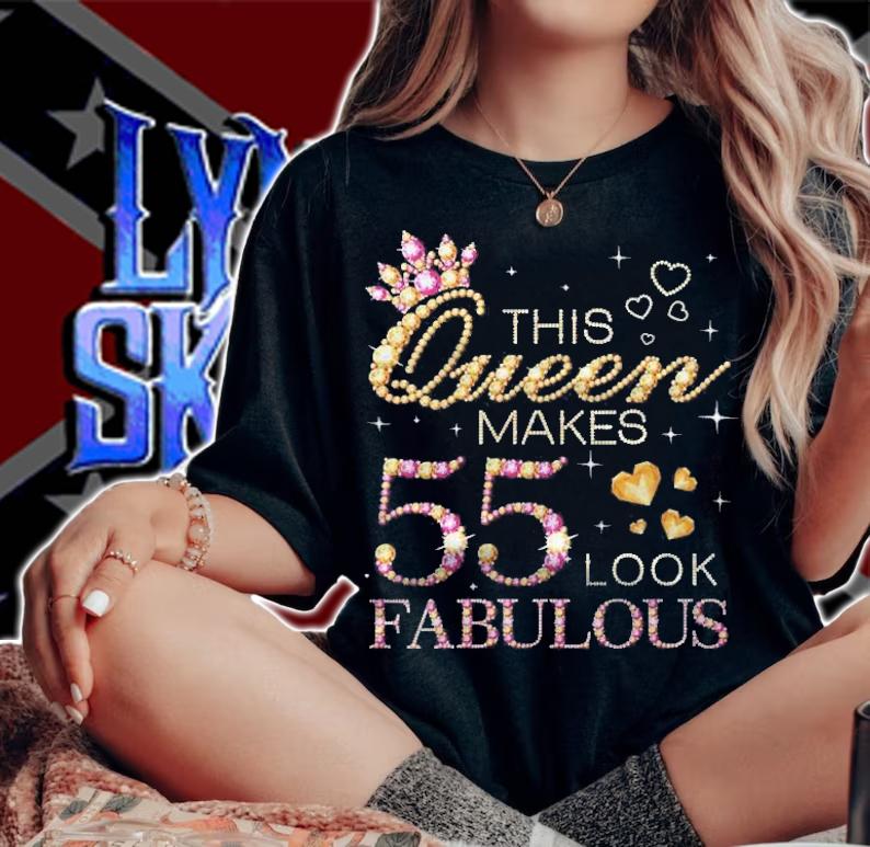 Womens This Queen Makes 55 Look Fabulous 55Th Birthday Queen B-Day T-shirt woman shirt