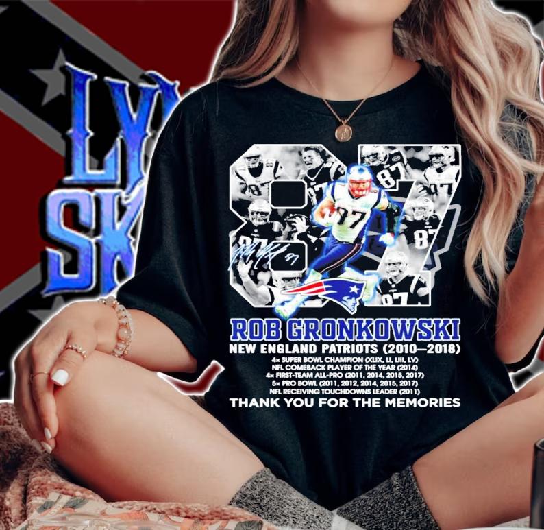 87 Rob Gronkowski New England Patriots 2010-2018 signature shirt