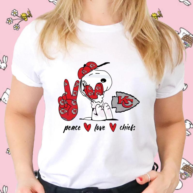 Funny Peanuts Snoopy Peace Love Kansas City Chiefs T-Shirt